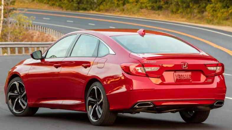 Несподіване гальмування на ходу: Honda звинувачують у небезпечному дефекті авто