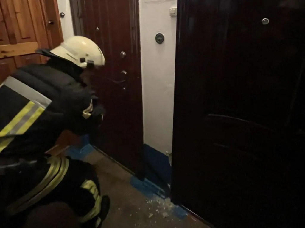 Не виходила на зв’язок: у Вінниці надзвичайники врятували літню жінку