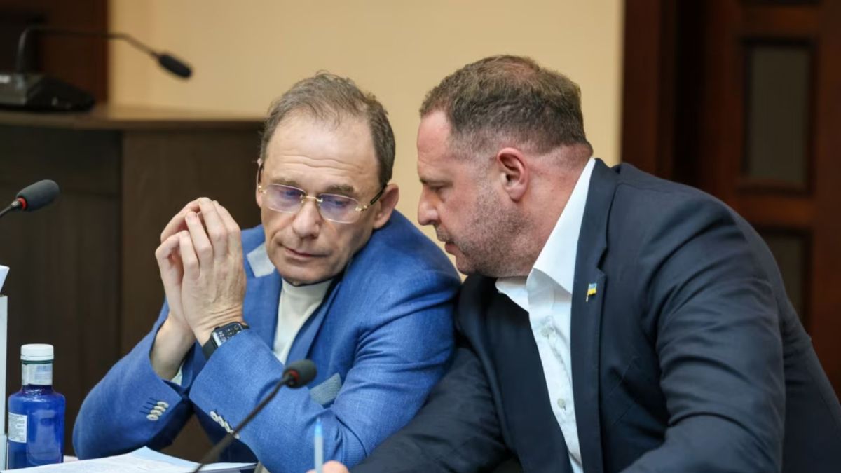 Не встигли зібрати заставу: адвокат Єрмака розповів, чи знаходиться ексглава …