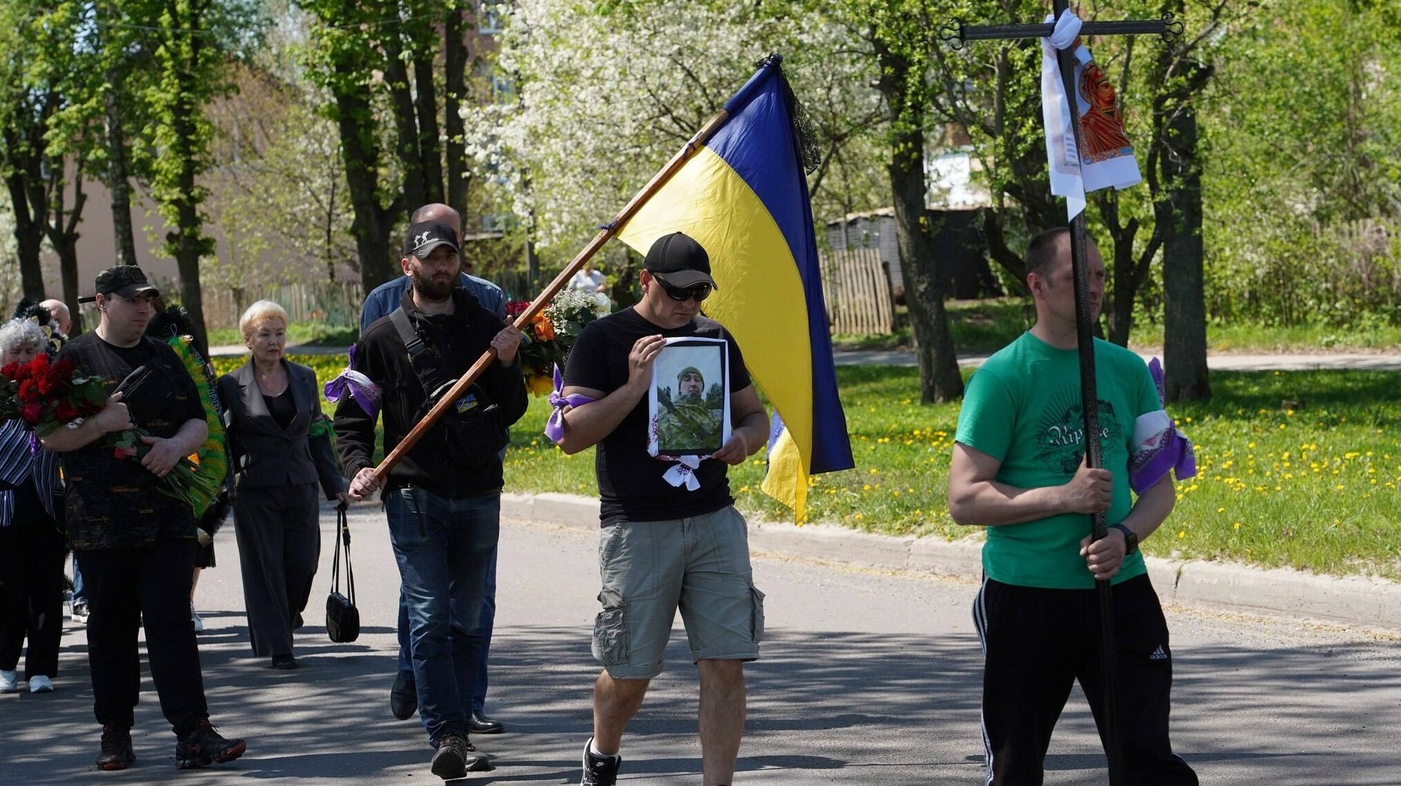 Новгород-Сіверська громада провела в останню путь Захисника України