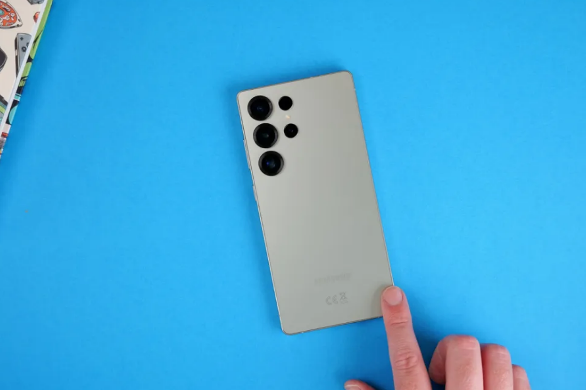 Новий дивний баг One UI 8.5 ламає темний режим у …