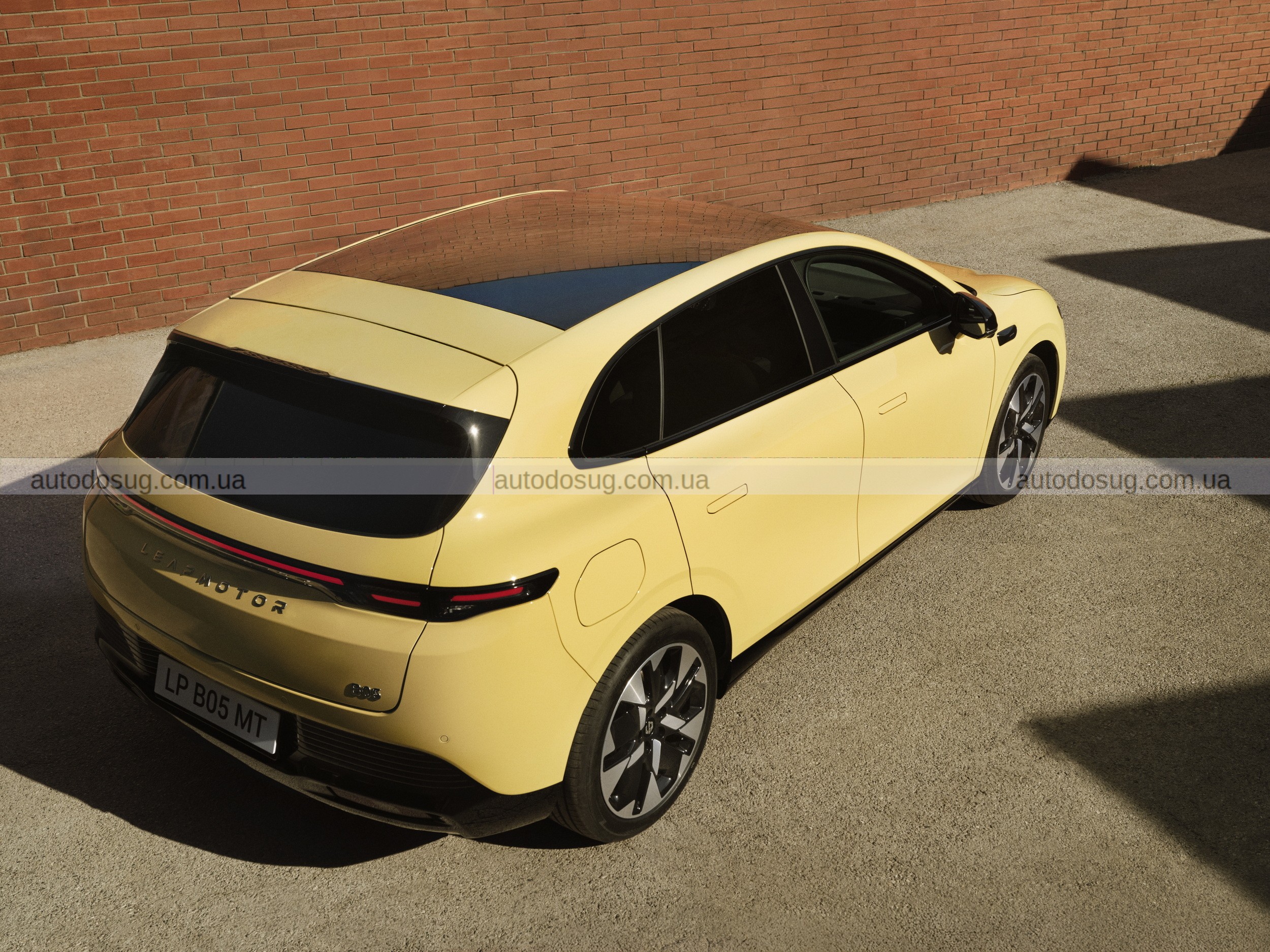 Новий Leapmotor B05 вийшов у Європі з низькою ціною