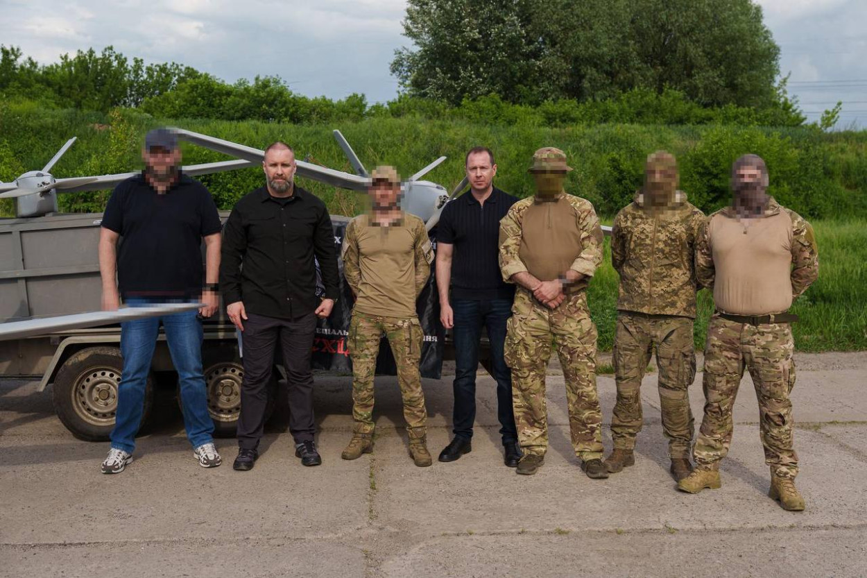 Бійцям у Харківській області передали безпілотний авіаційний комплекс