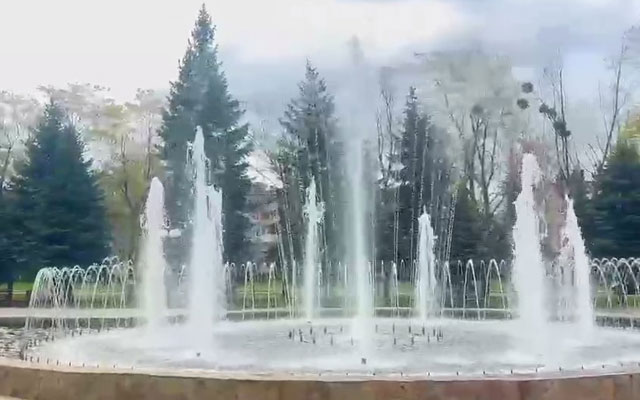 В Олександрівському сквері запрацював фонтан