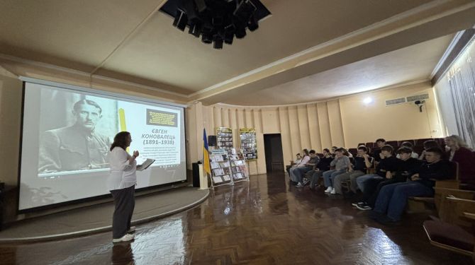 Новоселицька бібліотека провела для школярів урок героїзму від Київської Русі …