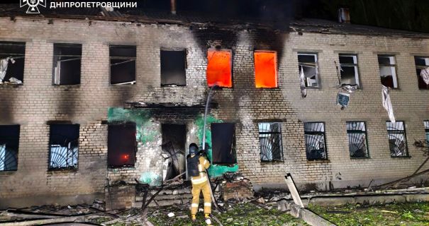 Нічна атака на Дніпропетровщину: з будинку евакуювали 25 мешканців