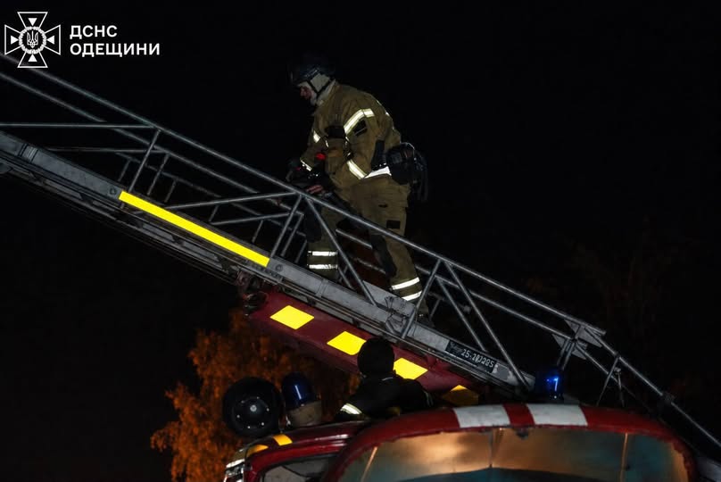 Нічна атака на Одещину: поранені та пожежі на критичній інфраструктурі