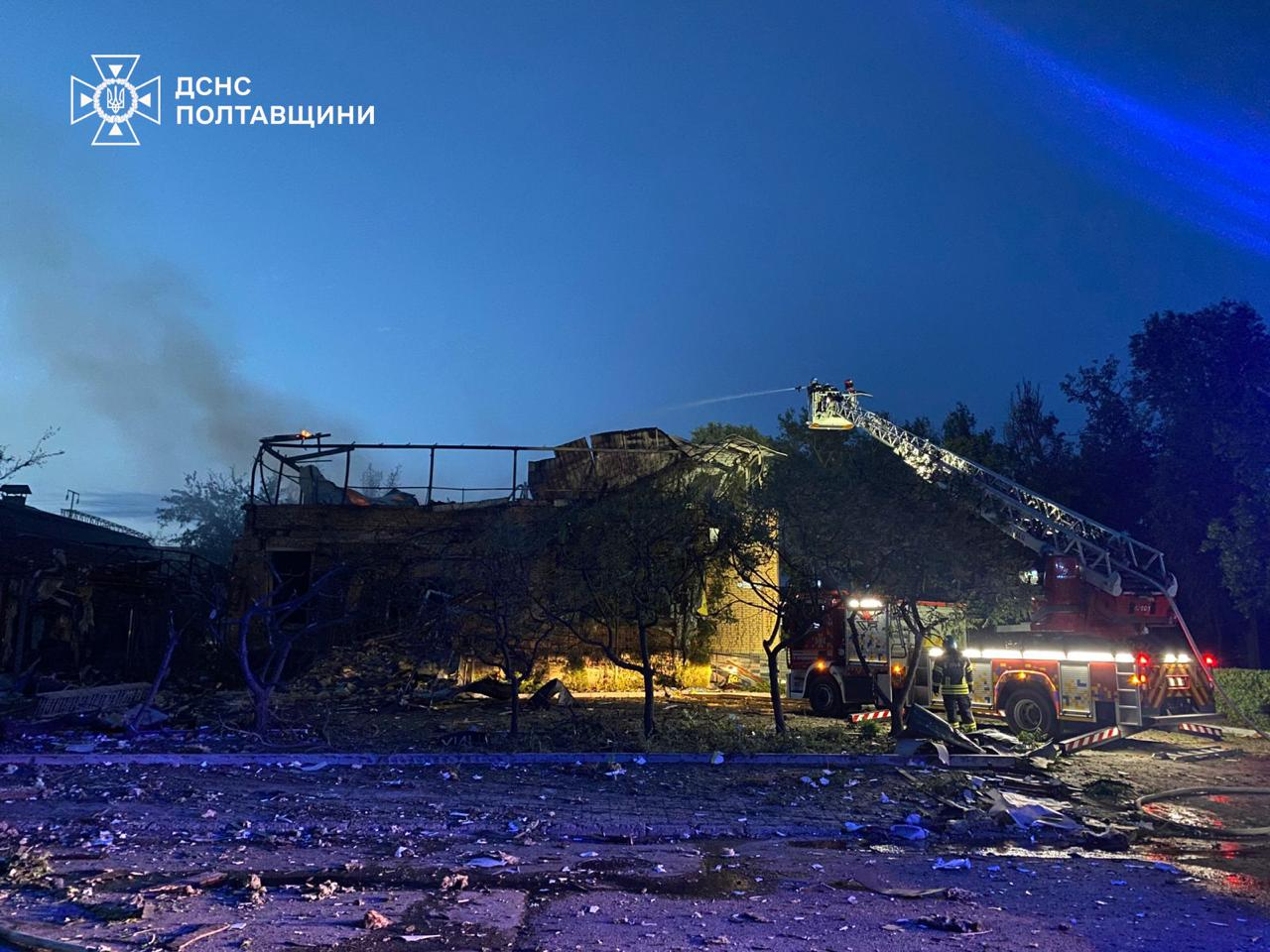 Нічна атака на Полтавський район: дрони поцілили в адміністративну будівлю