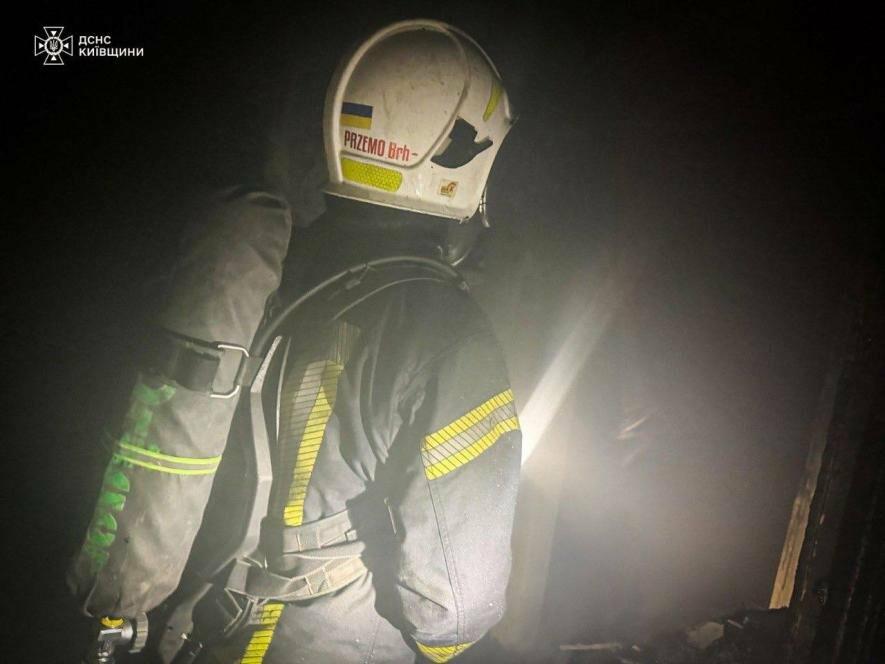Нічна пожежа на Київщині завершилась загибеллю людини