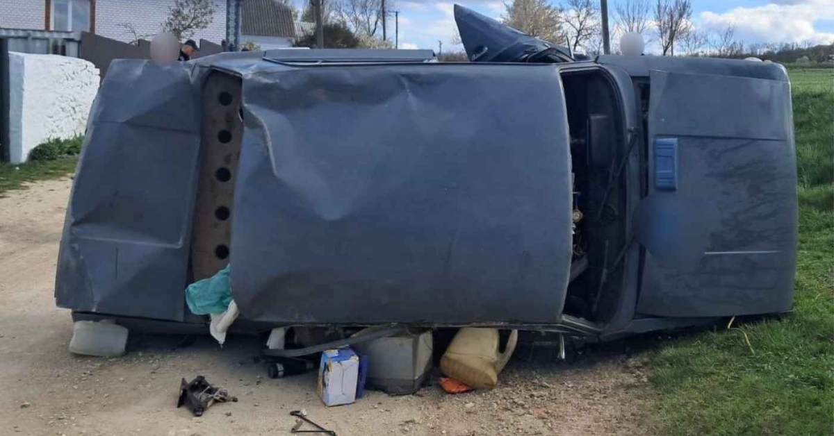 Нічна троща на Жмеринщині: 18-річний водій не втримав на дорозі …