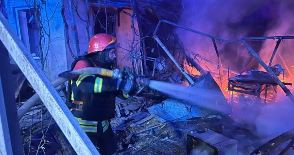 Нічний удар по півдню Одещини: ворог поцілив у п’ятиповерхівку та …