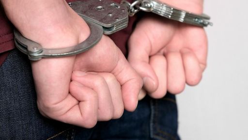 На Харківщині засудили рецидивіста, який вночі обкрадав аптеки та мав …