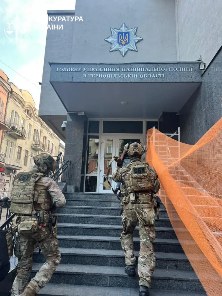 Обласному керівництву Нацполіції, яке підозрюють у причетності до порнобізнесу, оберуть …