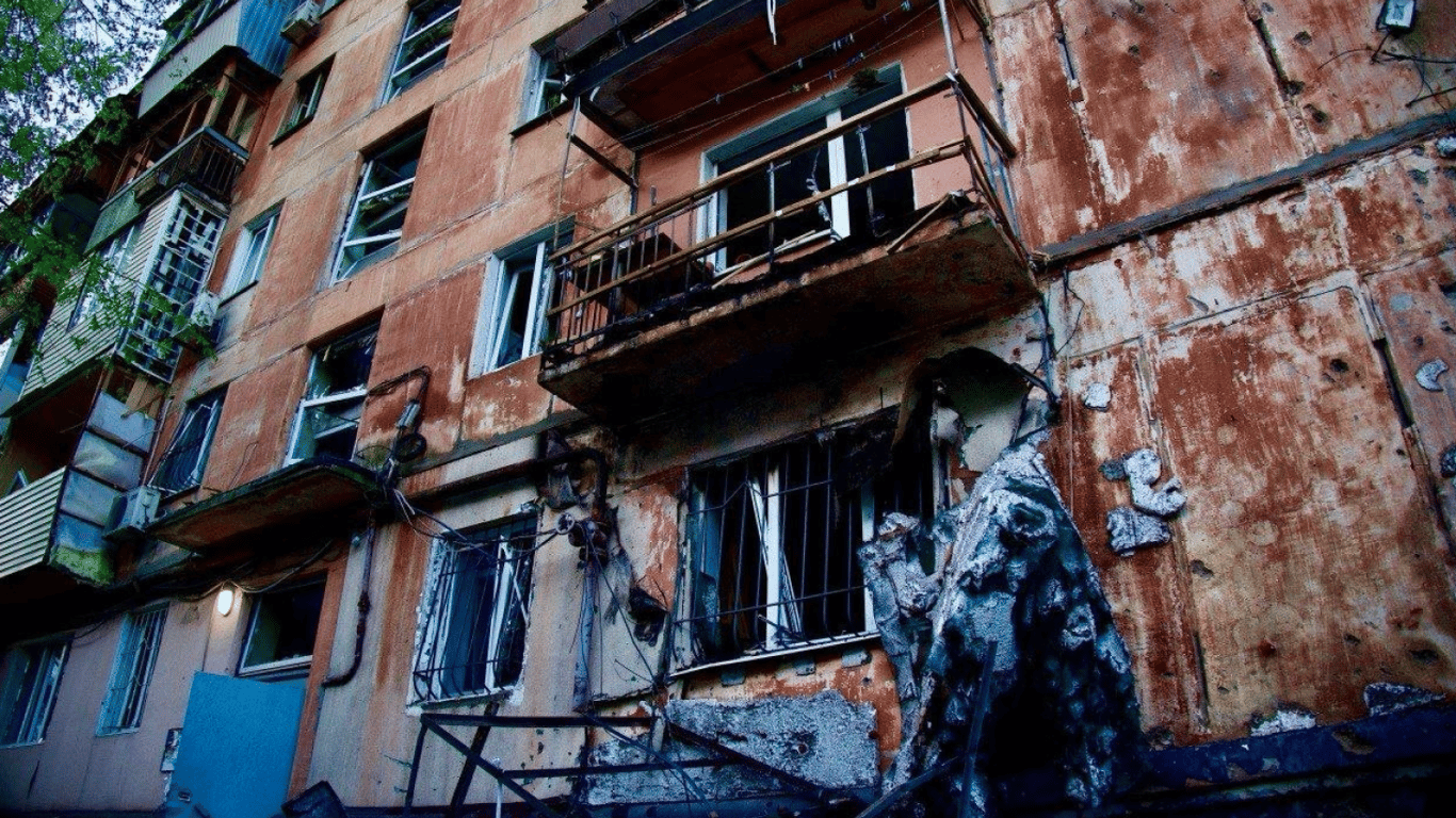 Обстріл Дніпра: пошкоджено будинки, авто та гаражі