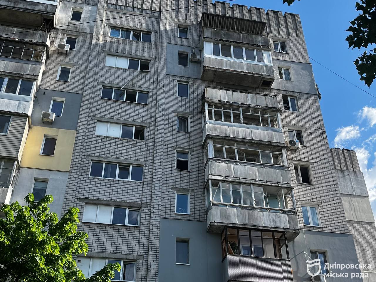 Обстріл Дніпра 21 травня: міські служби підтримують постраждалих мешканців