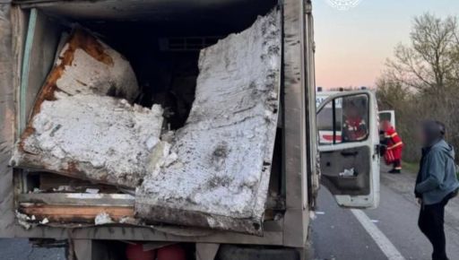 Росіяни вдарили по вантажівці на Харківщині: двоє постраждалих