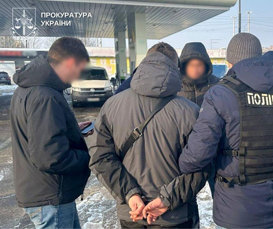 Обіцяв військовозобов’язаному за гроші службу у тиловій військовій частині - …