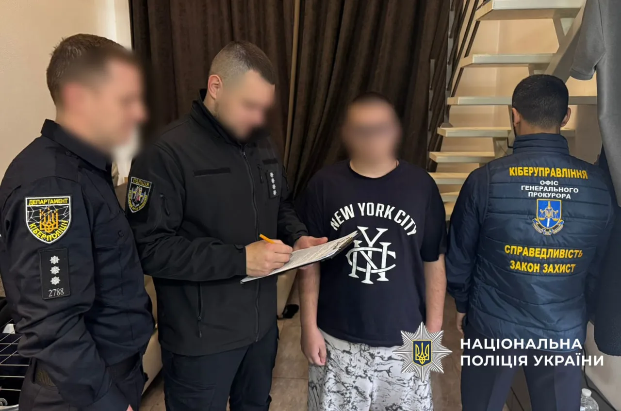Одесита викрили у схемі викрадення акаунтів на мільйони гривень