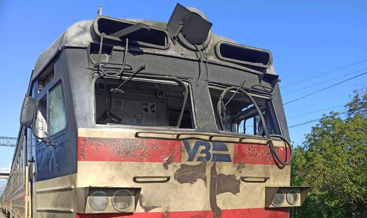Окупанти атакували пасажирський поїзд у Запорізькій області за допомогою дрона, …