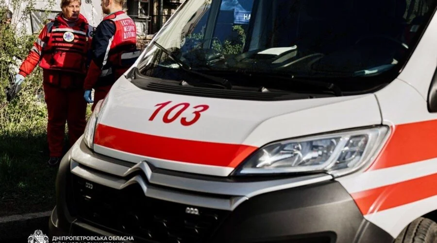 Окупанти вдарили дроном по автомобілю в Херсоні: Є загиблий