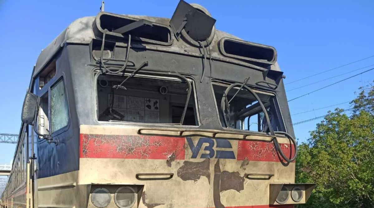Окупанти вдарили дроном по приміському потягу на Запоріжжі, поранені пасажири