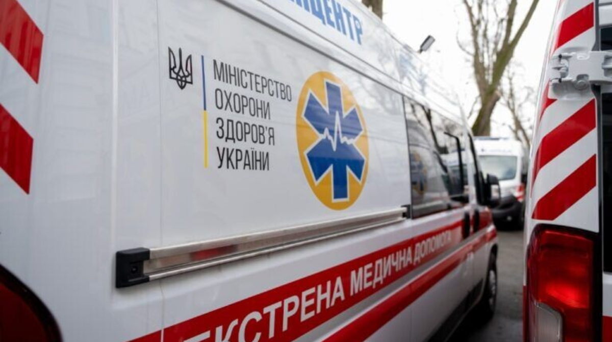 Окупанти вдарили по центру Херсона, є жертва та поранені у …