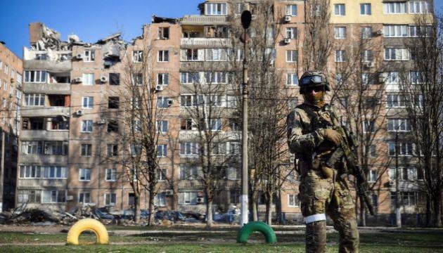 Окупанти у «ДНР» випустили печиво до річниці «визволення» Маріуполя