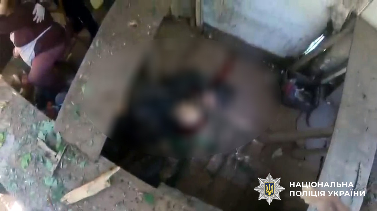 Окупанти у неділю обстріляли ринок у Херсоні: двоє загиблих, семеро …