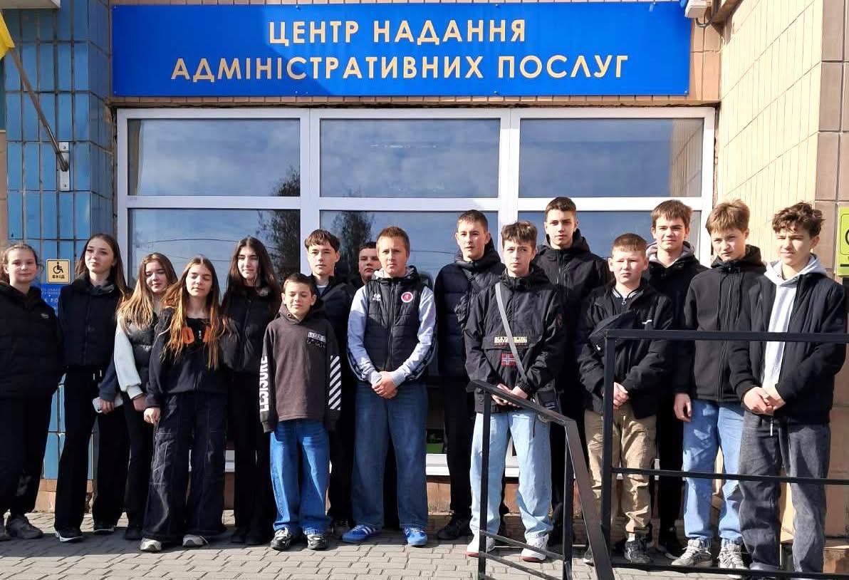 Орієнтири для молоді: учні Тальнівської школи продовжують знайомство зі світом …