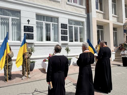 Пам’ять, викарбувана в камені: в Теребовлі встановили меморіальні дошки п’ятьом …