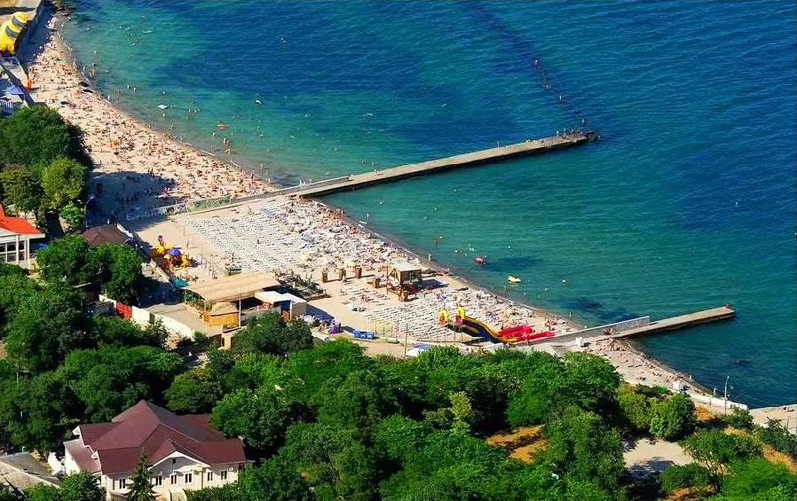 Парковку біля Дельфіну в Одесі планують залишити у комунальній власності, …