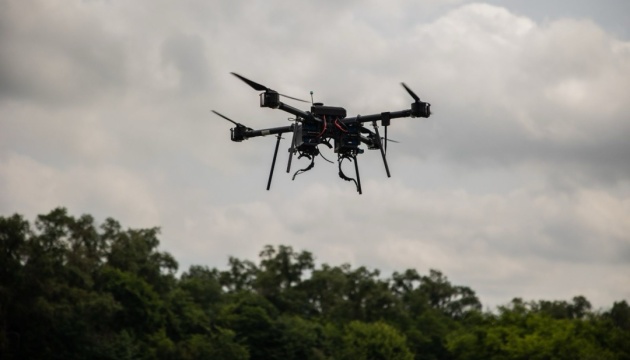 Патрульний із Черкащини допоміг врятувати жінку після атаки FPV-дрона в …