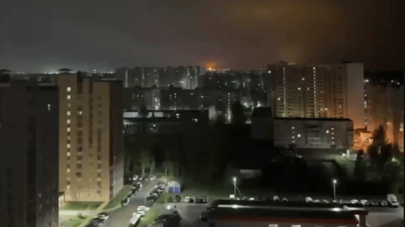 Перемир'я Путіна закінчилося: Москву атакують БпЛА, у Ярославлі горить НПЗ