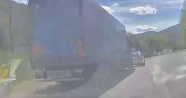 Переслідування на Закарпатті: поліція стріляла по колесах вантажівки