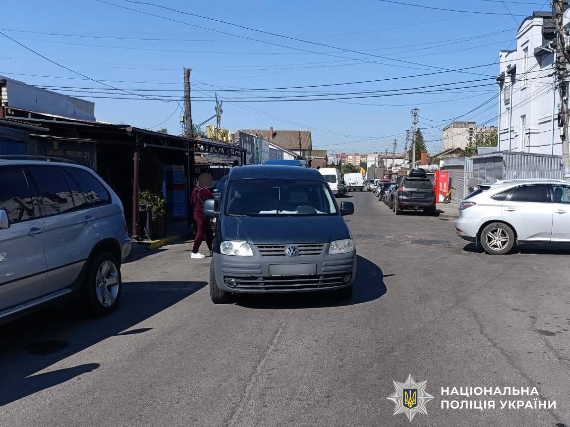 Поблизу Центрального ринку у Вінниці бабусю збила автівка