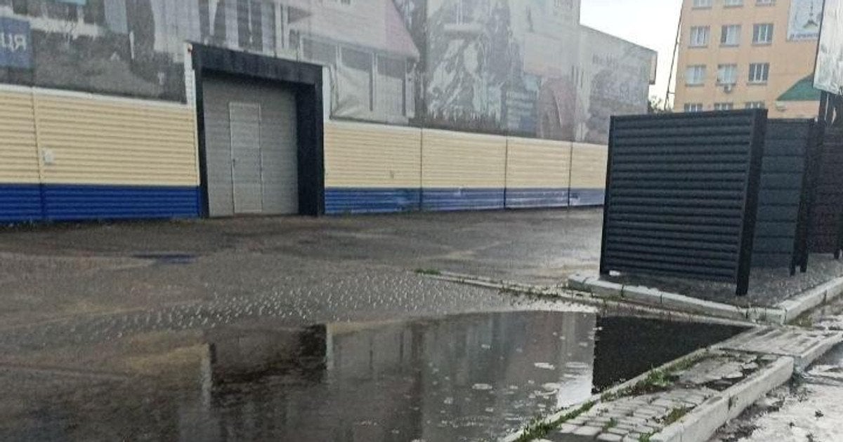 Повалені дерева, затоплені вулиці та град: три обласні центри України …