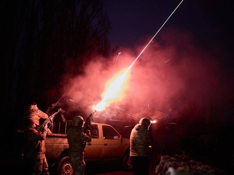 Повторні вибухи у Полтаві: маневри дронів у передмісті