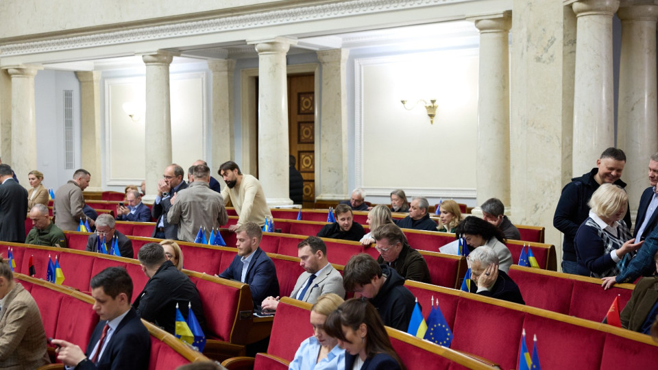 Податки на міжнародні посилки, соцдопомога та SEPA: що на порядку …