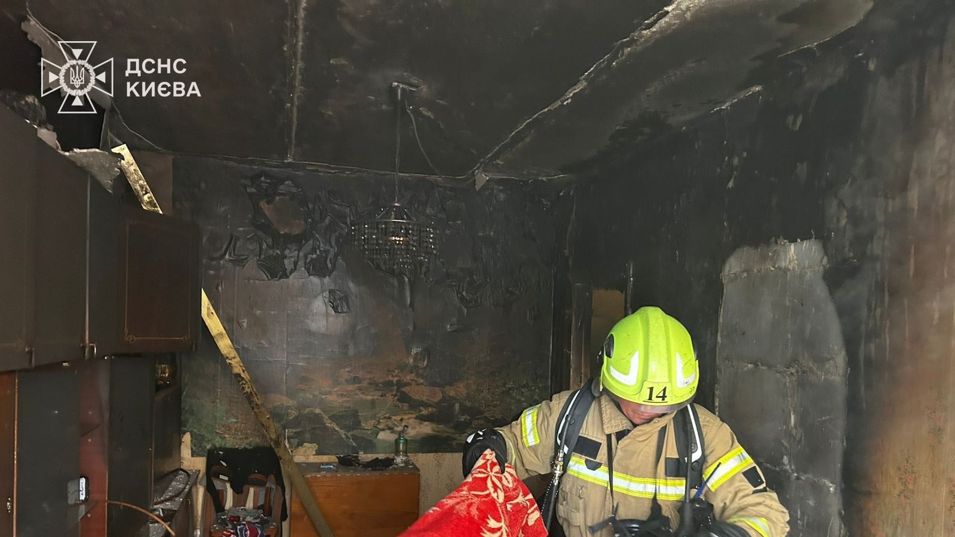 Пожежа на Подолі: загинула жінка, ще одну врятували