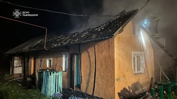 Пожежа у Вербівці знищила дах літньої кухні