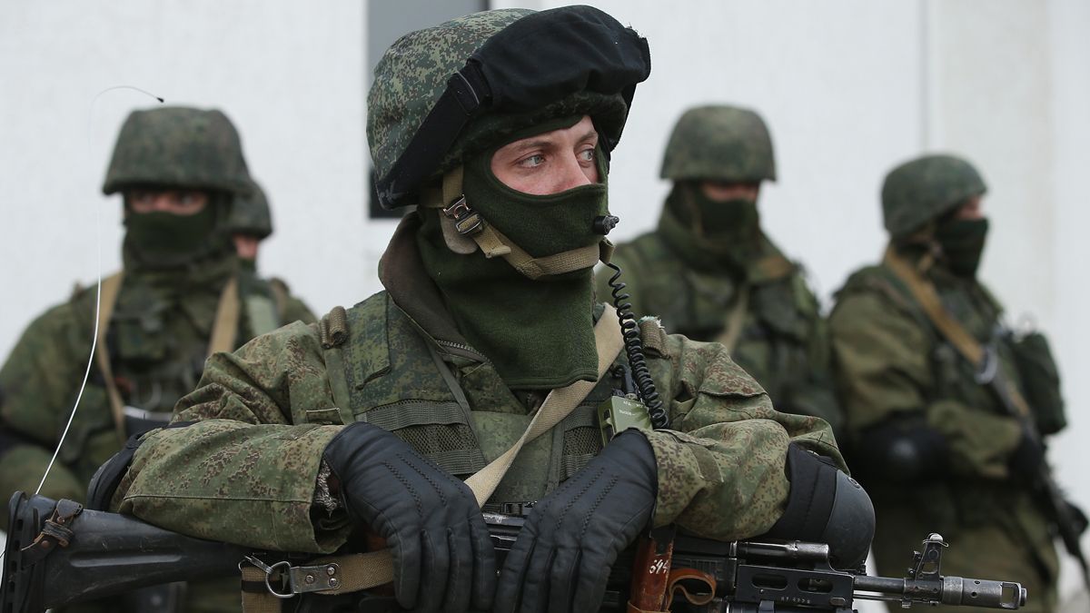 Полонених змушували викопувати тіла по дворах Маріуполя, – прикордонник, який …