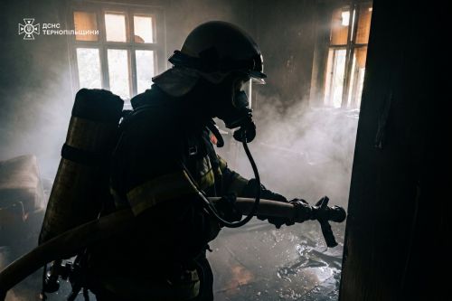 Полум'я охопило житловий будинок у Козівській громаді (фото)
