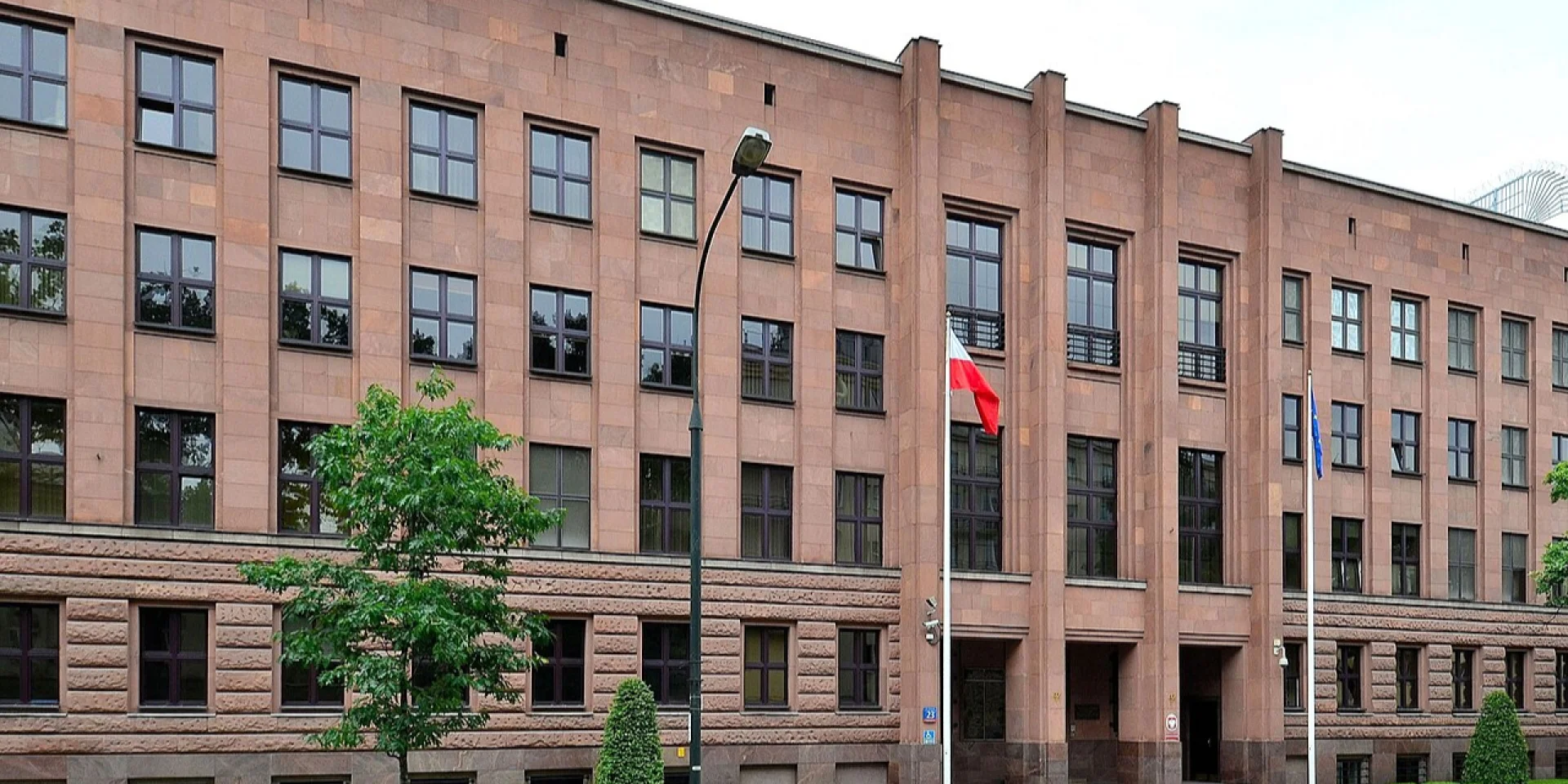 Польща кваліфікувала нові погрози РФ ударів по Києву як ворожі …