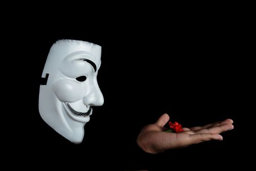 Полювання на «прильоти»: у Тернополі фейкові менеджери відомого телеграм-каналу вербують …