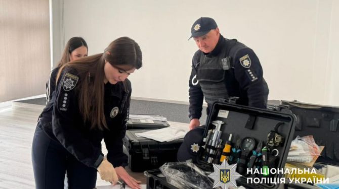 Поліцейські Буковини провели урок безпеки для школярів Сторожинця
