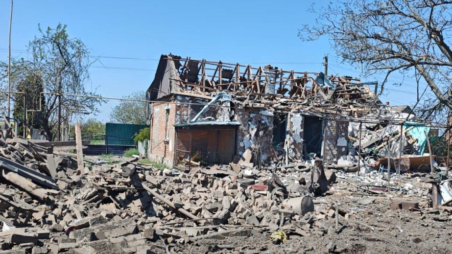 Ворог бив по авто та будинках: наслідки атак РФ показали …