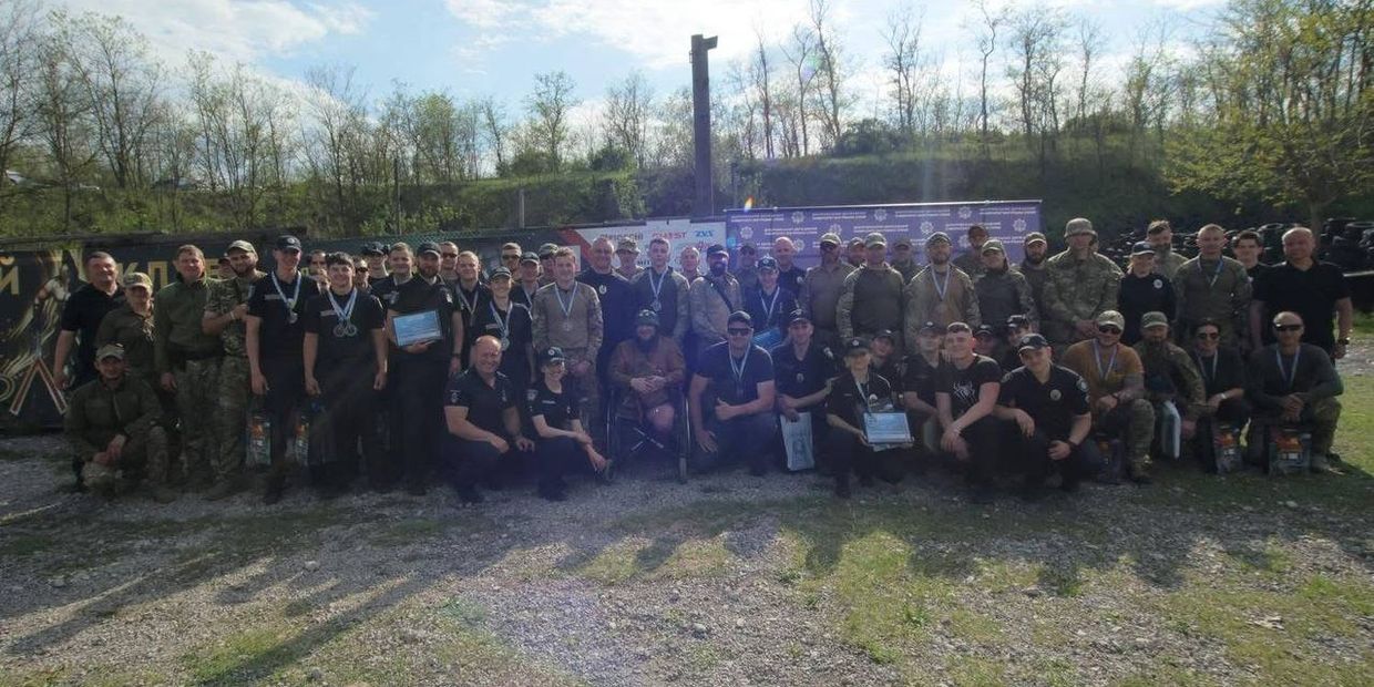 Поліціянти Луганщини змагалися у турнірі з практичної стрільби та поліцейського …