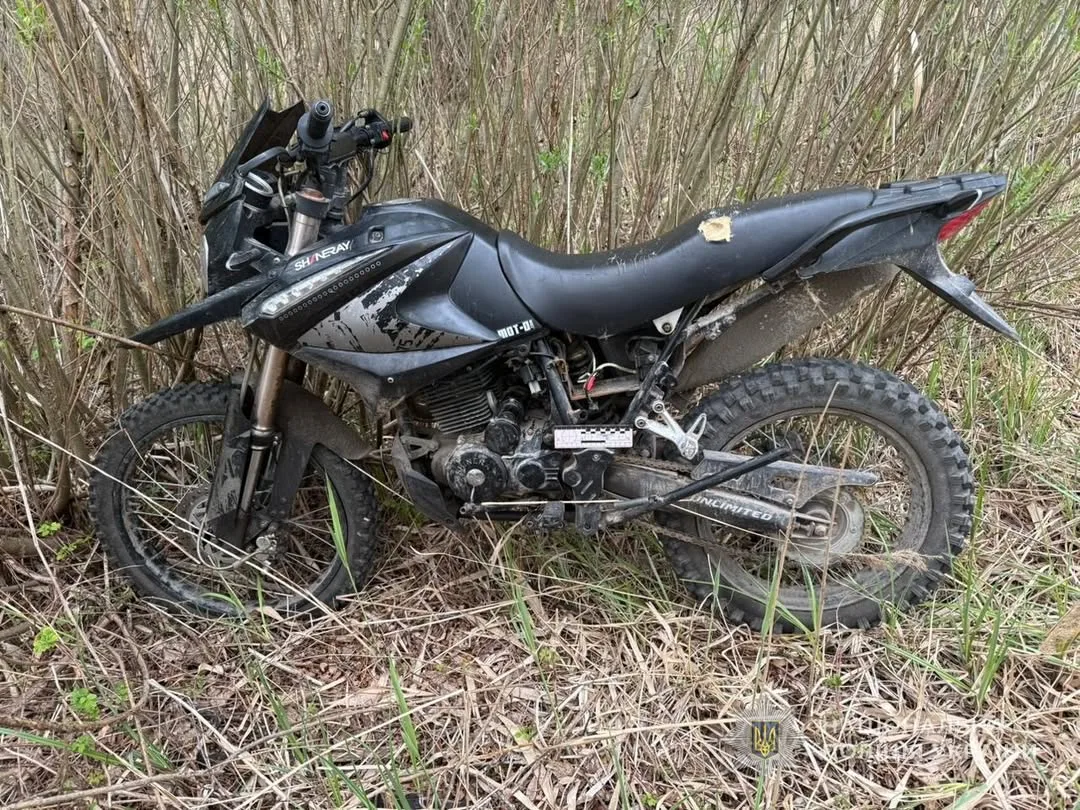 Поліція Волині знайшла викрадений мотоцикл у хащах