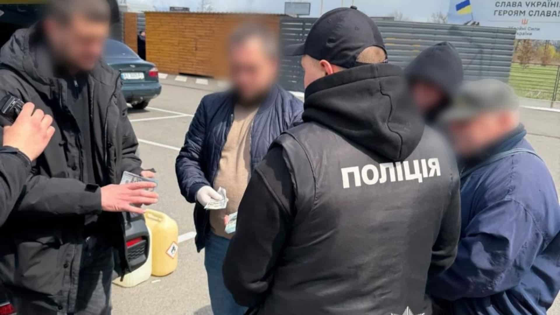 Поліція Київщини затримала керівника лісництва на хабарі у $27 000 …