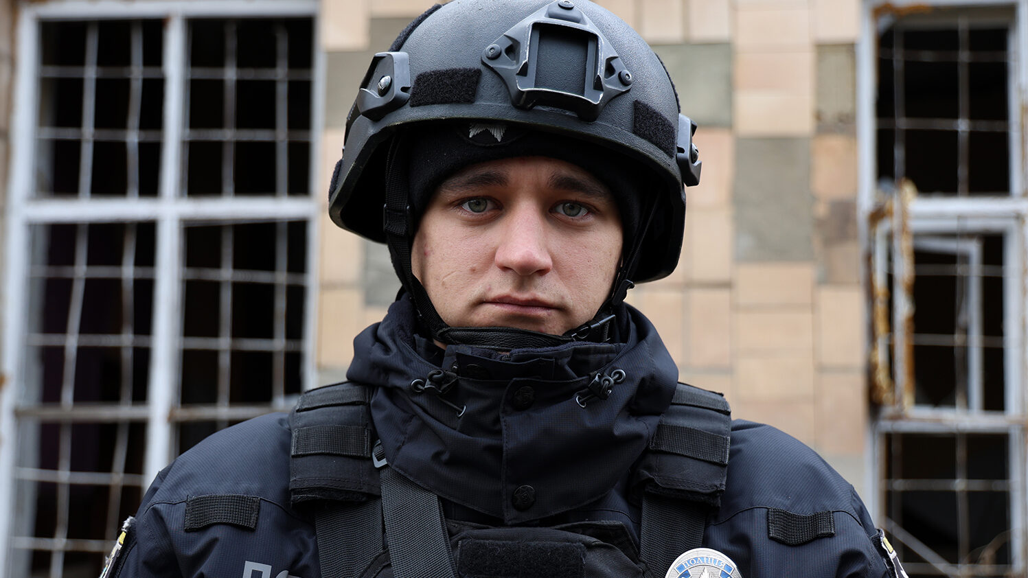 Поліція в обличчях: Артем Холодило документує воєнні злочини ворога на …
